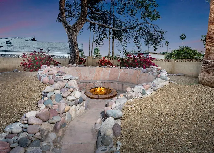 Dom wakacyjny Loma Vista - Amazing Backyard Pool & Fire Pit
